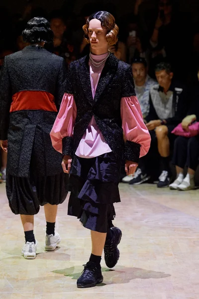 Look 16